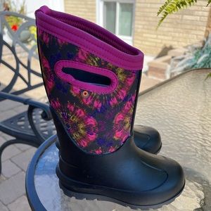EUC Bogs all-weather boots Toddler size 10